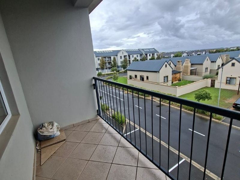 Modern 2 Bedroom Apartment in Popular Buhrein Estate - Photo 9