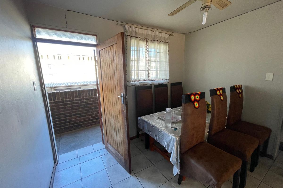 Investment Property for Sale in Sunnyside - Photo 3