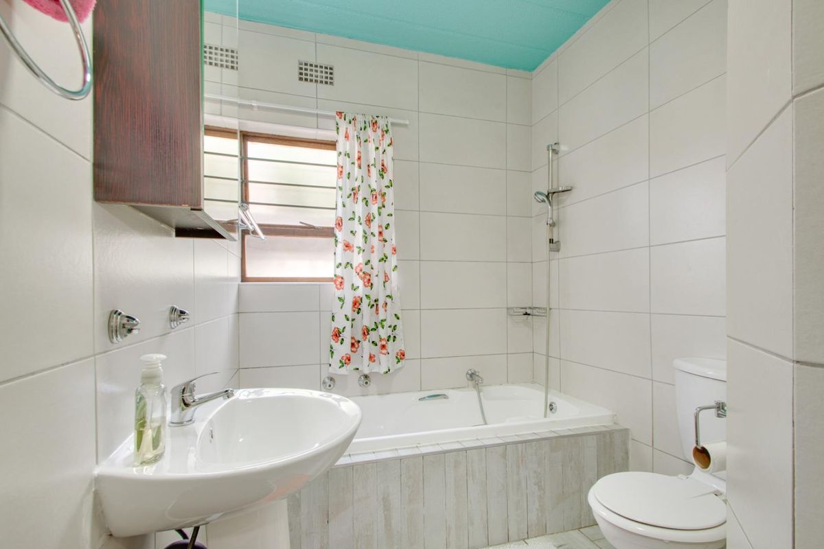 3 bedroom Apartment For Sale in Morningside, Sandton - Photo 4