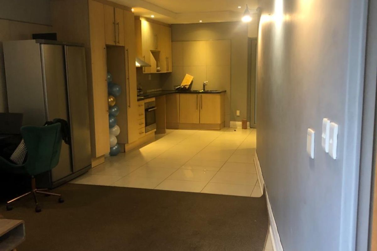 Apartment For Sale in Sandton Central, Sandton - Photo 5