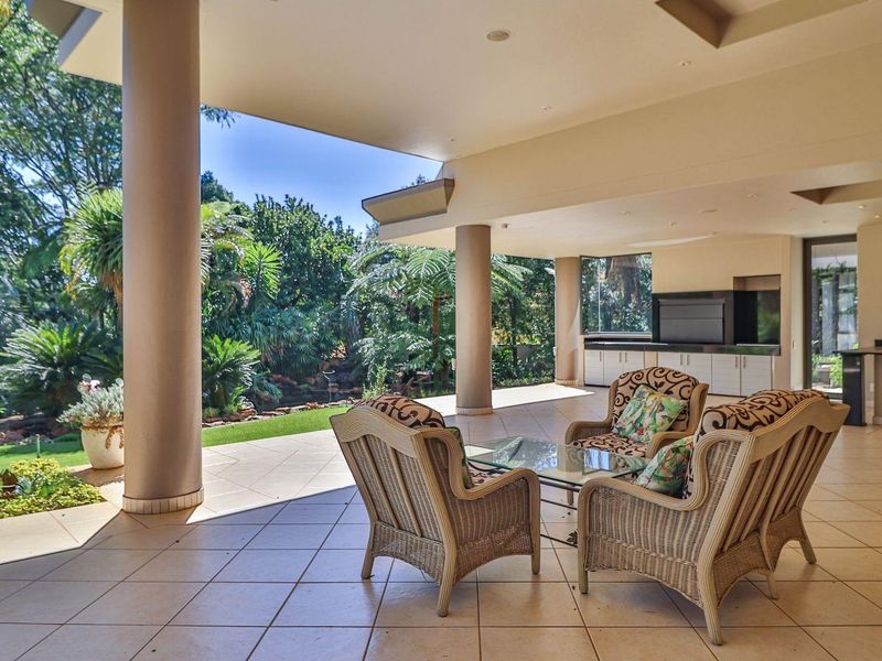 Exclusive Estate in Prestigious Faerie Glen Area - Photo 3