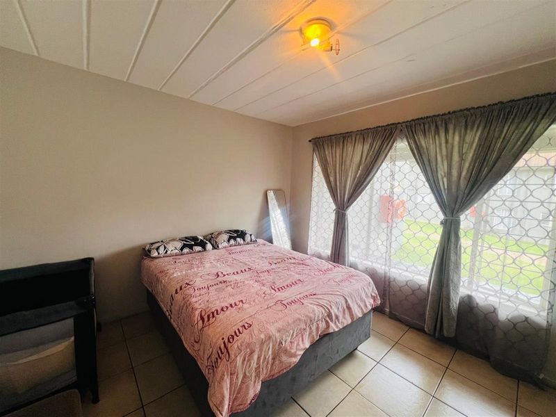 Ground-Floor Apartment For Sale in Ferndale, Randburg - Photo 9