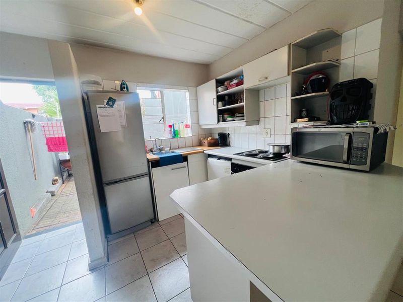 Ground-Floor Apartment For Sale in Ferndale, Randburg - Photo 3