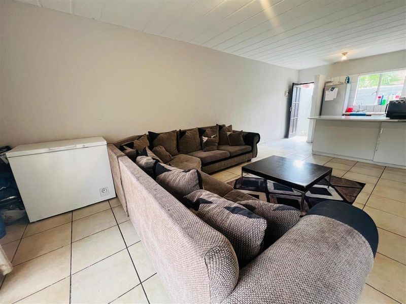 Ground-Floor Apartment For Sale in Ferndale, Randburg - Photo 5