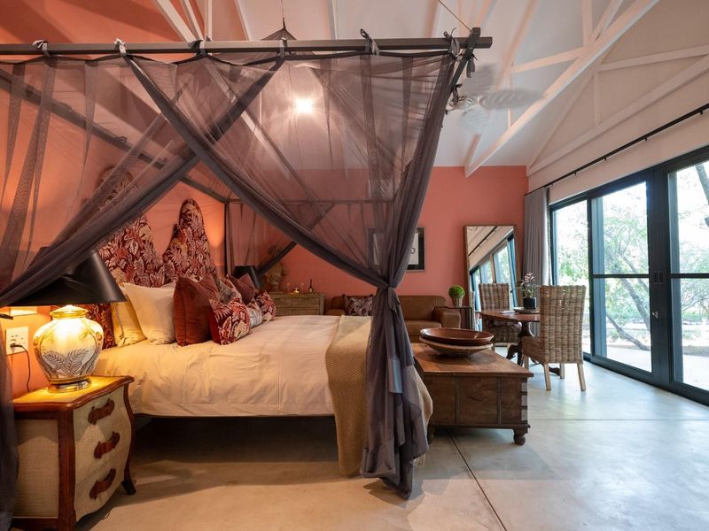 Luxury Bush Lodge For Sale  - Where The World Experiences Africa. - Photo 9