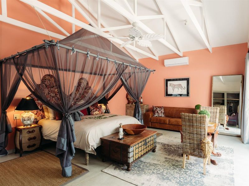 Luxury Bush Lodge For Sale  - Where The World Experiences Africa. - Photo 8