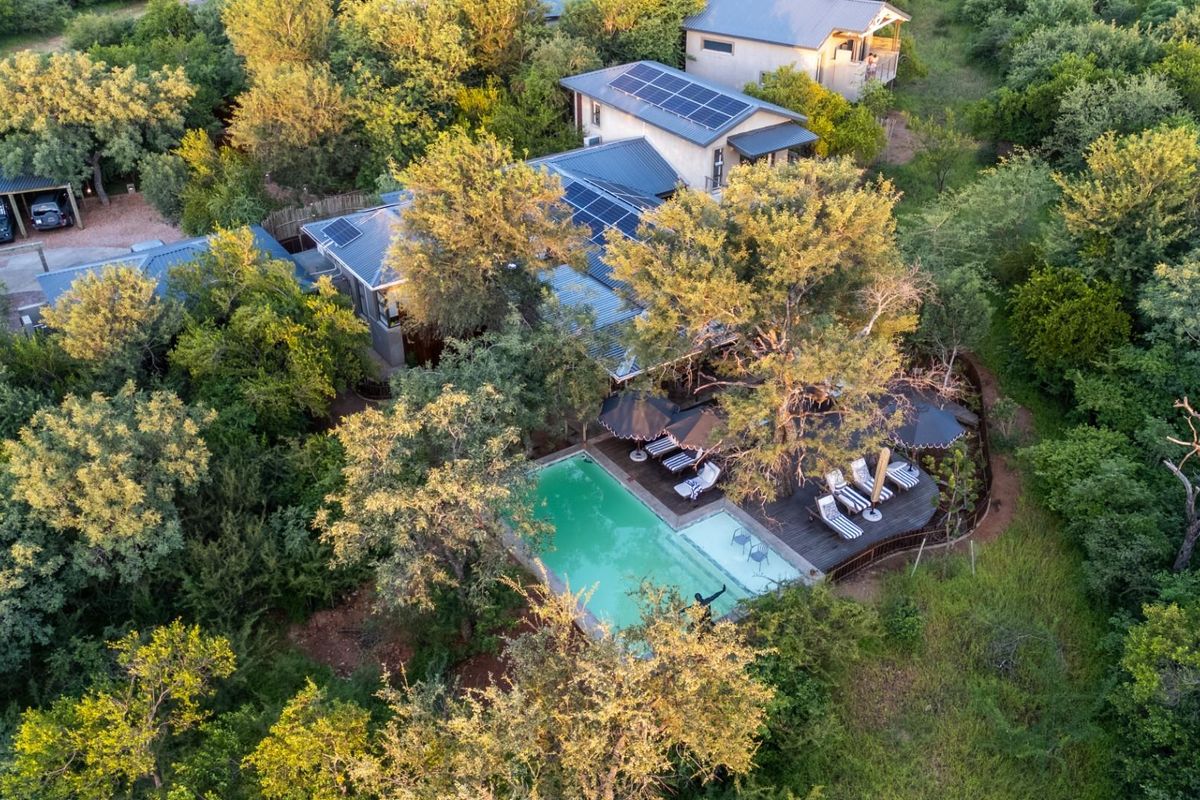 Luxury Bush Lodge For Sale  - Where The World Experiences Africa. - Photo 4