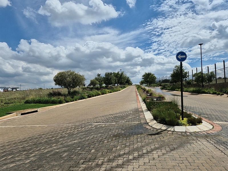 Tranquil Eco-Estate Living: Prime Parkside Stand with Scenic Views, Secure Lifestyle, Potchefstroom - Photo 3