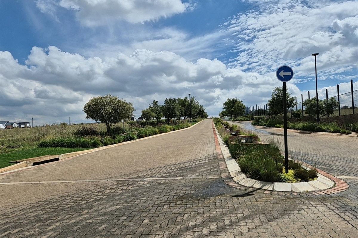 Tranquil Eco-Estate Living: Prime Parkside Stand with Scenic Views, Secure Lifestyle, Potchefstroom - Photo 3