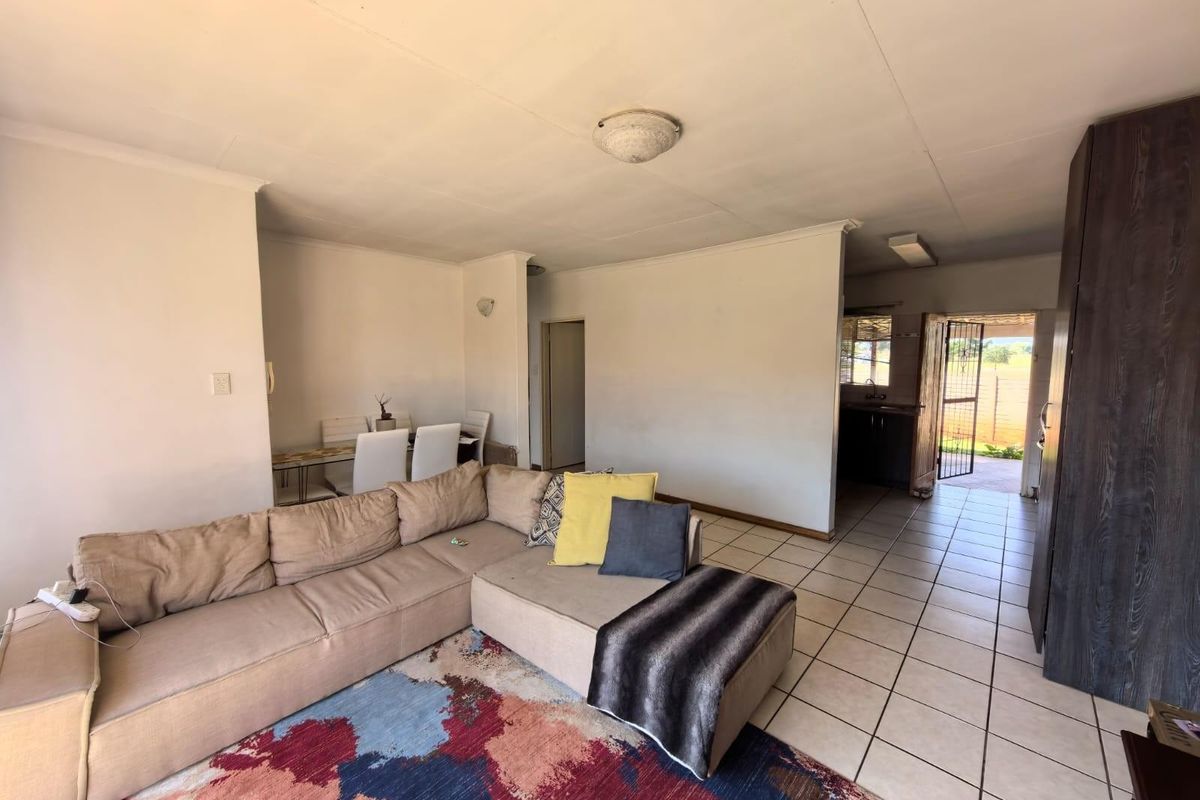 Corner-Stand Comfort: Your Private, Safe, Pet-Friendly Sanctuary in Riviera, Kimberley - Photo 3