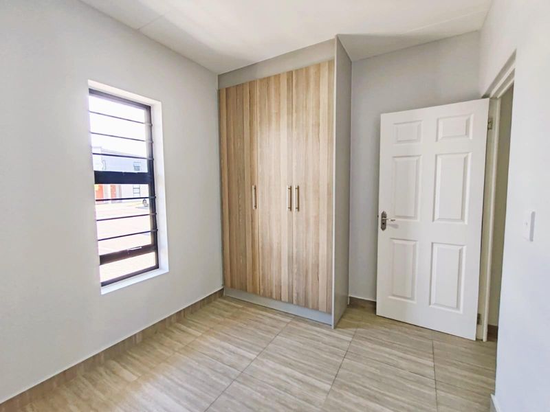 Ground Floor | Renovated 2-Bedroom, 2-Bathroom Unit | Parklands North, Blouberg - Photo 10