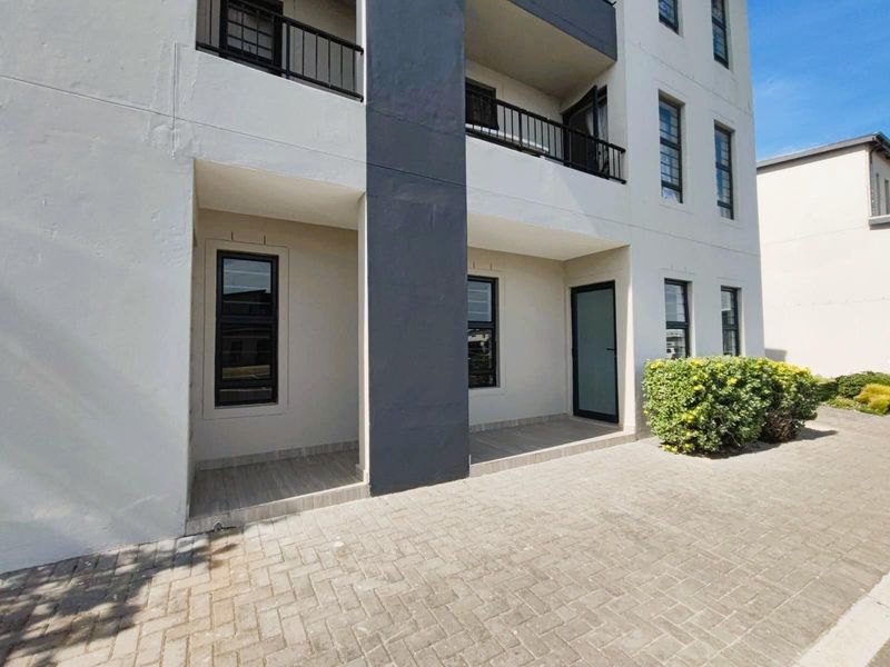 Ground Floor | Renovated 2-Bedroom, 2-Bathroom Unit | Parklands North, Blouberg - Photo 2