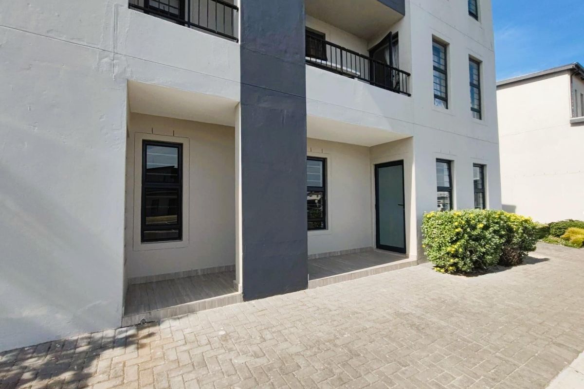 Ground Floor | Renovated 2-Bedroom, 2-Bathroom Unit | Parklands North, Blouberg - Photo 2