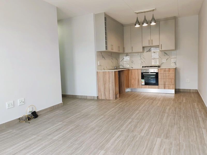 Ground Floor | Renovated 2-Bedroom, 2-Bathroom Unit | Parklands North, Blouberg - Photo 4