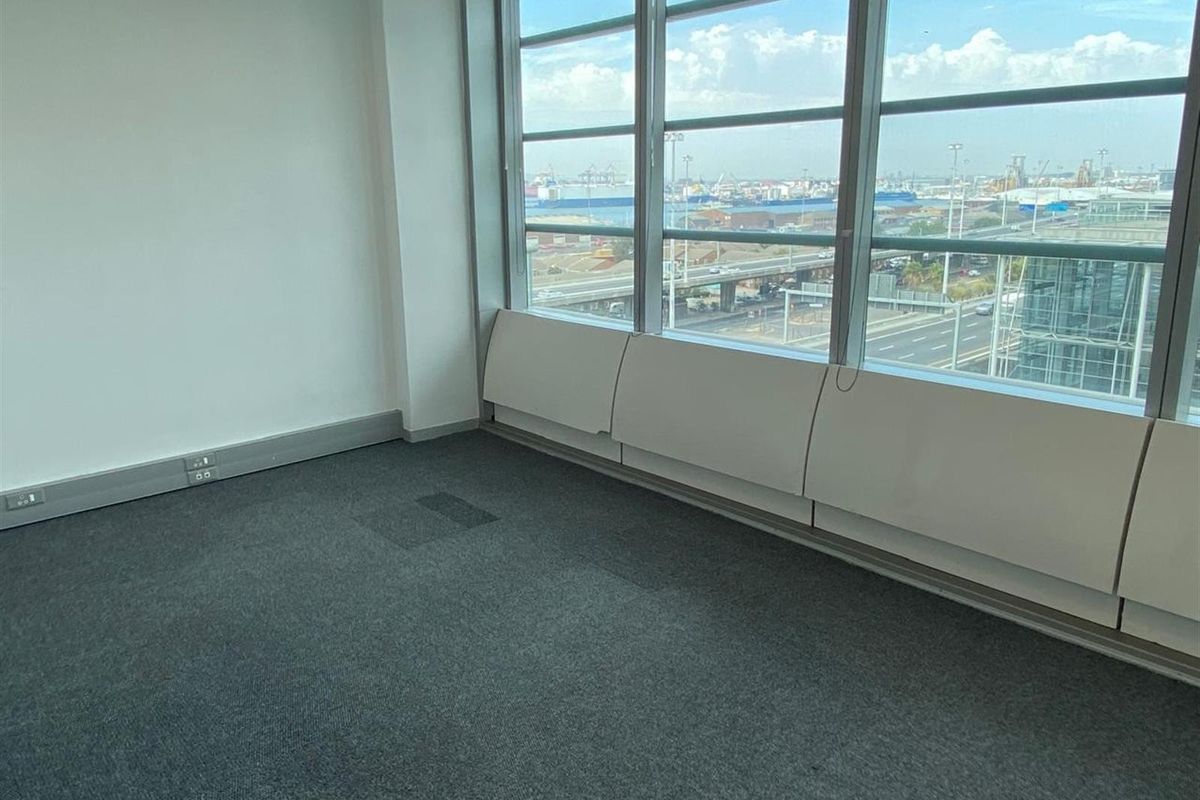 Offices with Harbour Views To Rent in Foreshore, Cape Town - Photo 4