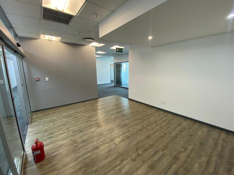 Offices with Harbour Views To Rent in Foreshore, Cape Town - Photo 8