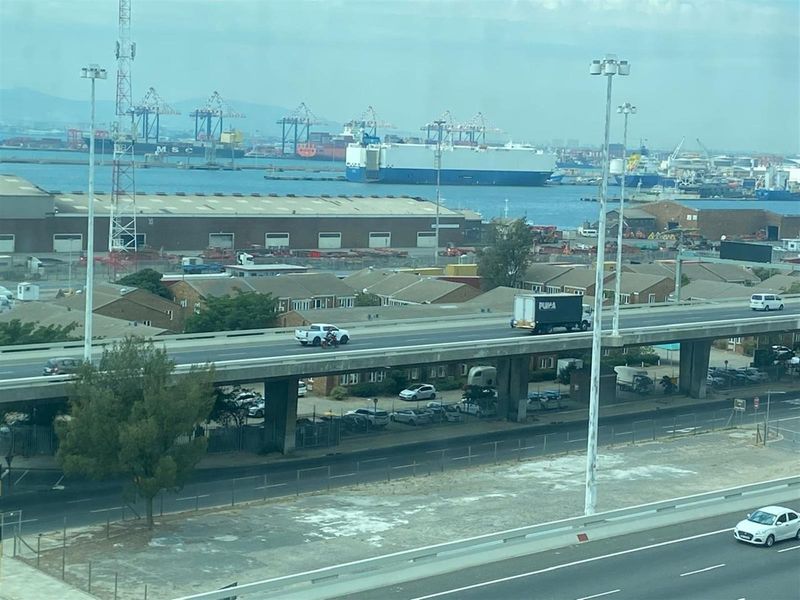 Offices with Harbour Views To Rent in Foreshore, Cape Town - Photo 2