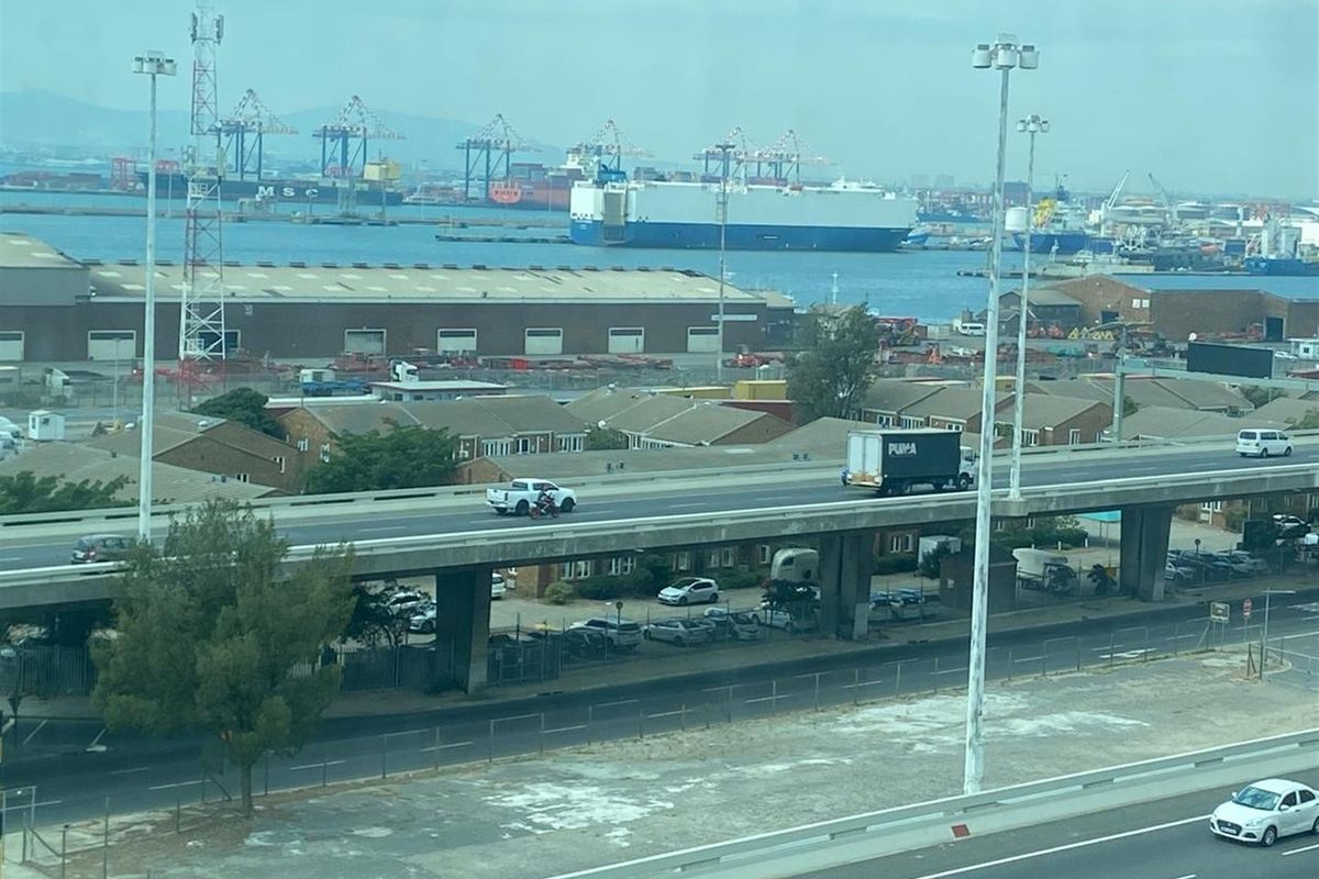 Offices with Harbour Views To Rent in Foreshore, Cape Town - Photo 2