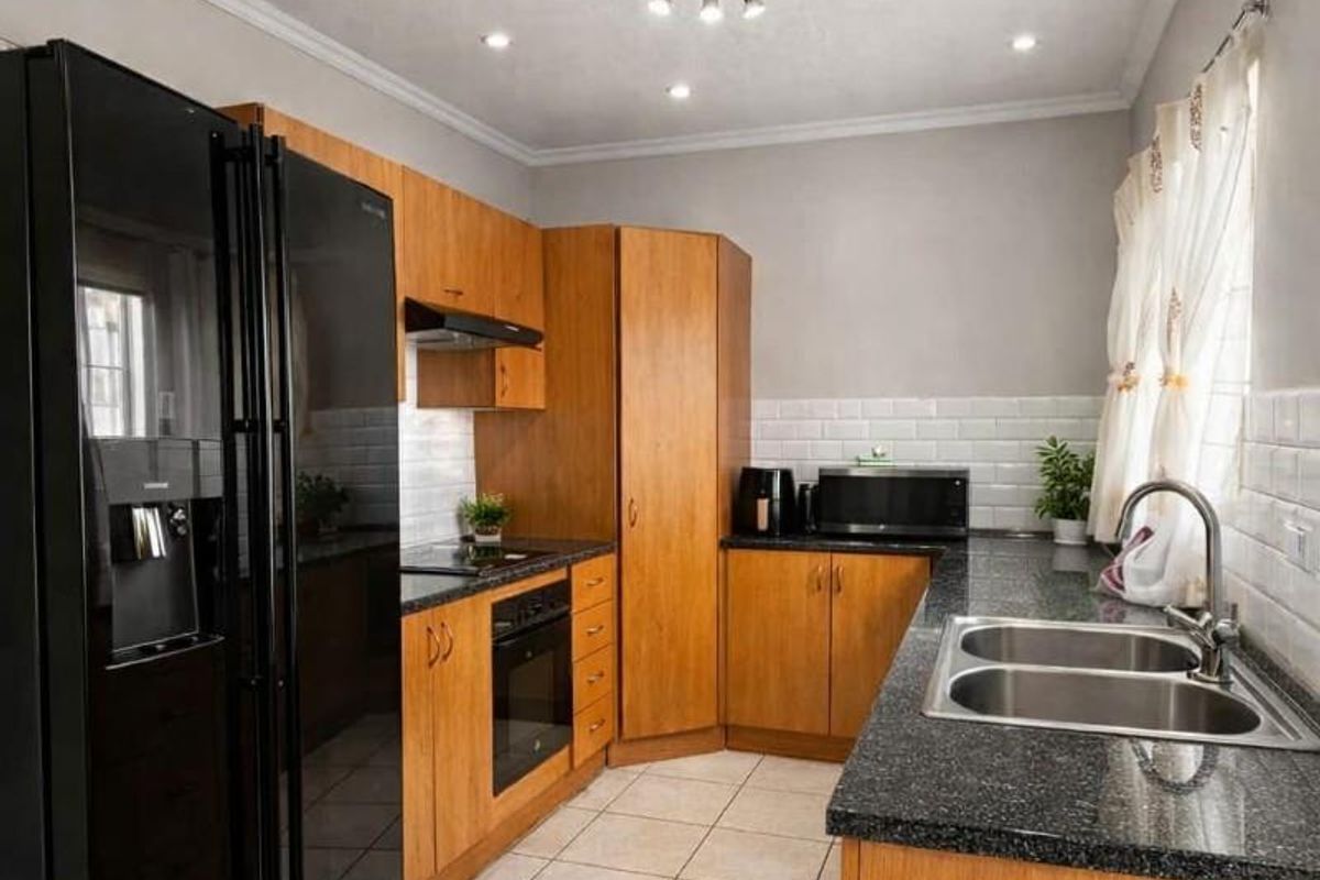 Apartment For Sale in Glen Marais, Kempton Park - Photo 3