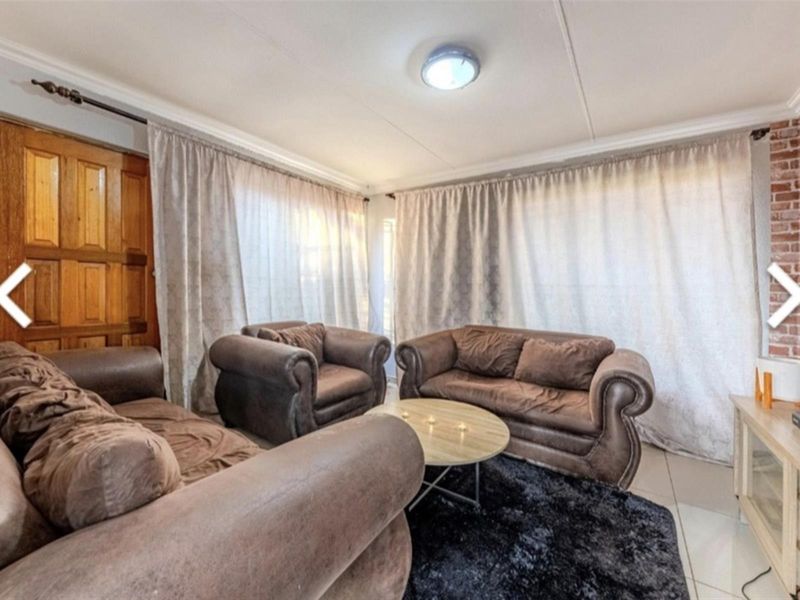 House for Sale in Witpoortjie - Photo 3