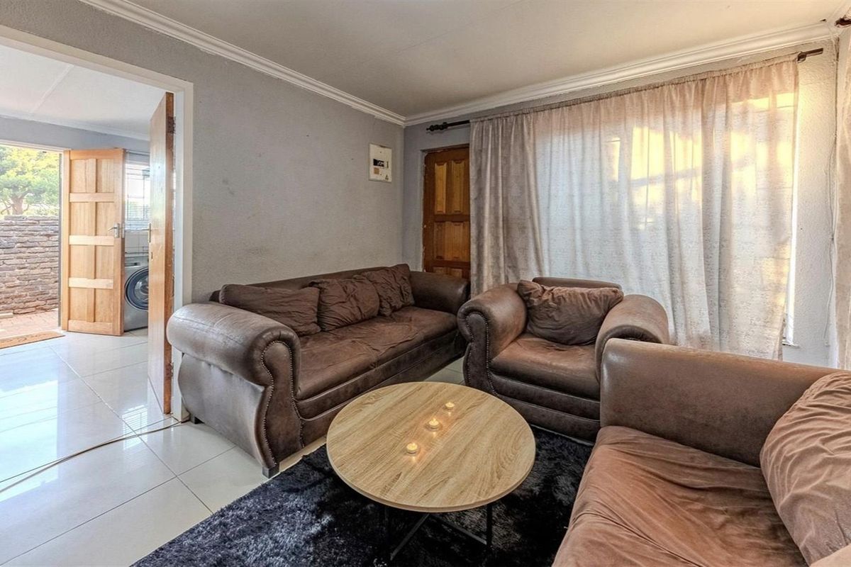 House for Sale in Witpoortjie - Photo 4