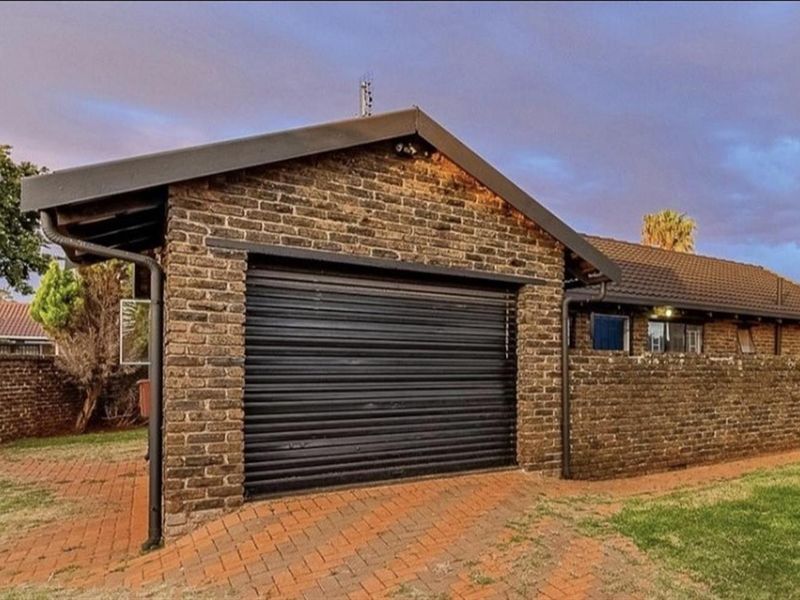 House for Sale in Witpoortjie - Photo 10