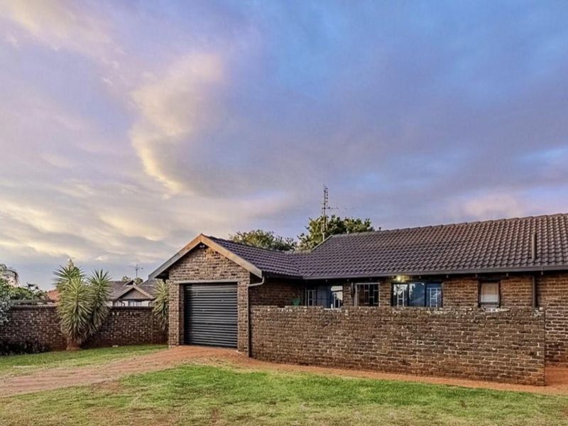 House for Sale in Witpoortjie - Photo 9