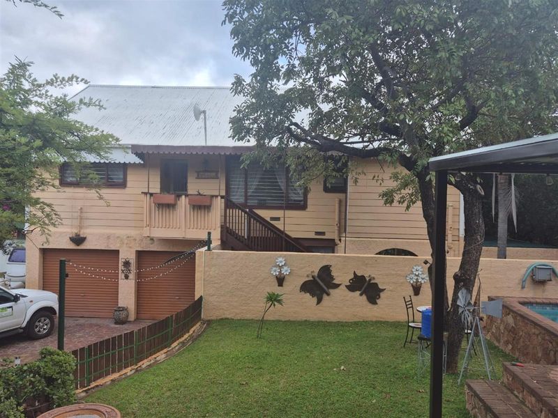 Immaculate Bushveld Home and Outdoor Living - Photo 3