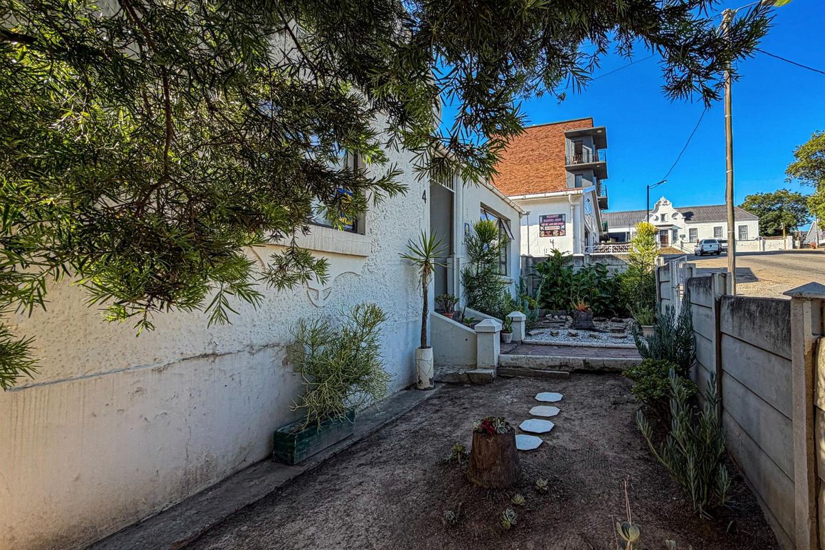 Three Bedroom Home with One Bedroom Flatlet | Listed by Danté Koen, eXp Realty - Photo 4