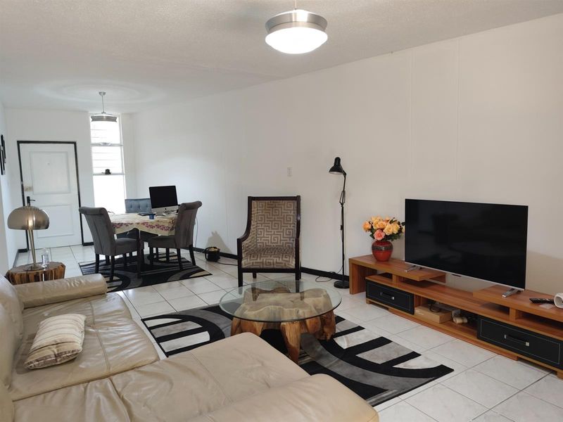 2 Bed 2 Baths Ground floor - Photo 2