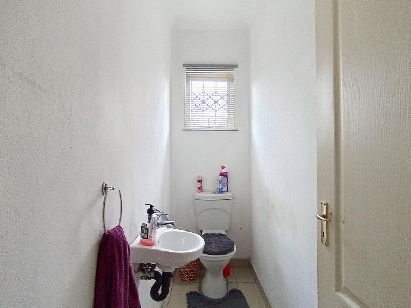 4-bedroom house for sale - Photo 9