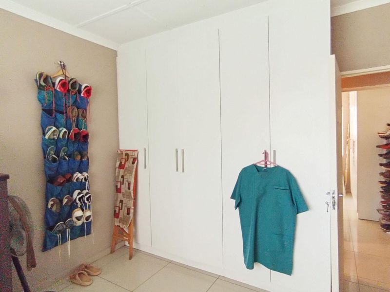 4-bedroom house for sale - Photo 4