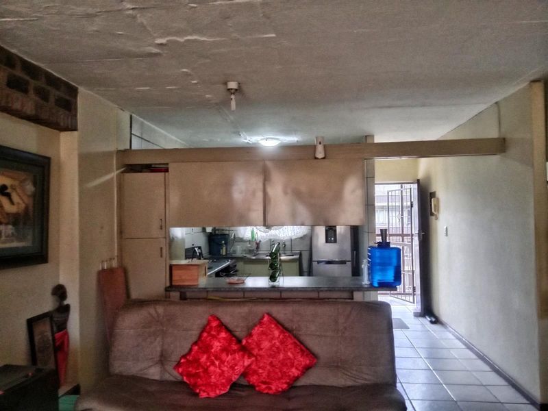 Modern and Secured Apartment For Sale in Sunnyside Ideal for First Time Buyers and Investors - Photo 10