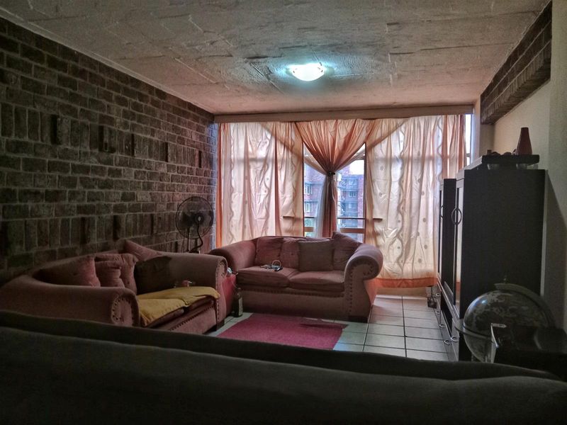 Modern and Secured Apartment For Sale in Sunnyside Ideal for First Time Buyers and Investors - Photo 7