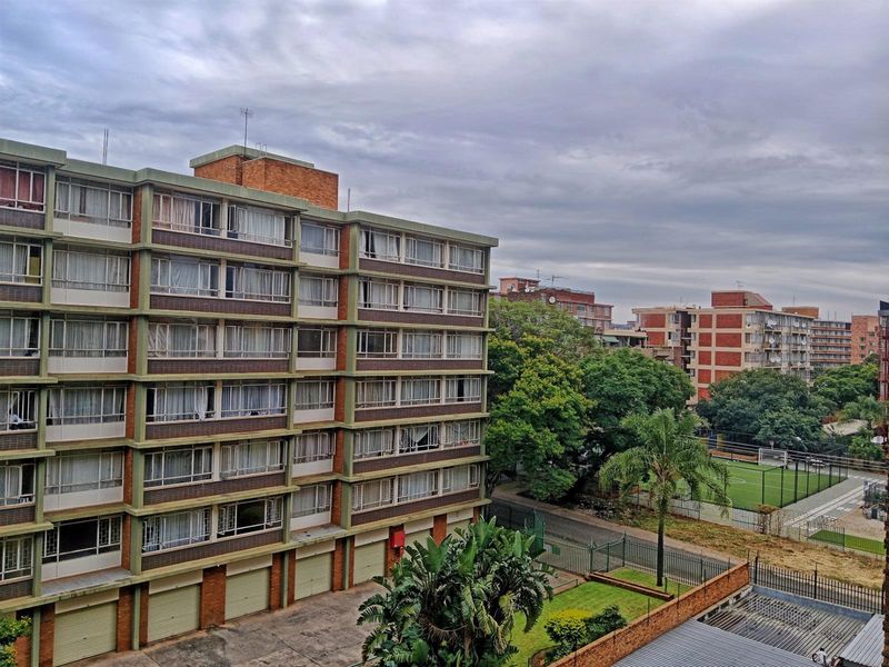 Modern and Secured Apartment For Sale in Sunnyside Ideal for First Time Buyers and Investors - Photo 5