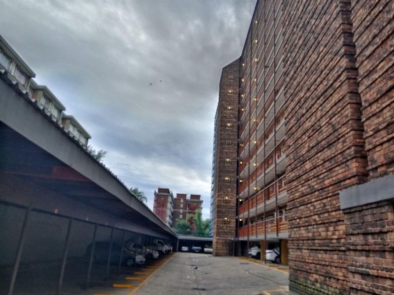 Modern and Secured Apartment For Sale in Sunnyside Ideal for First Time Buyers and Investors - Photo 3