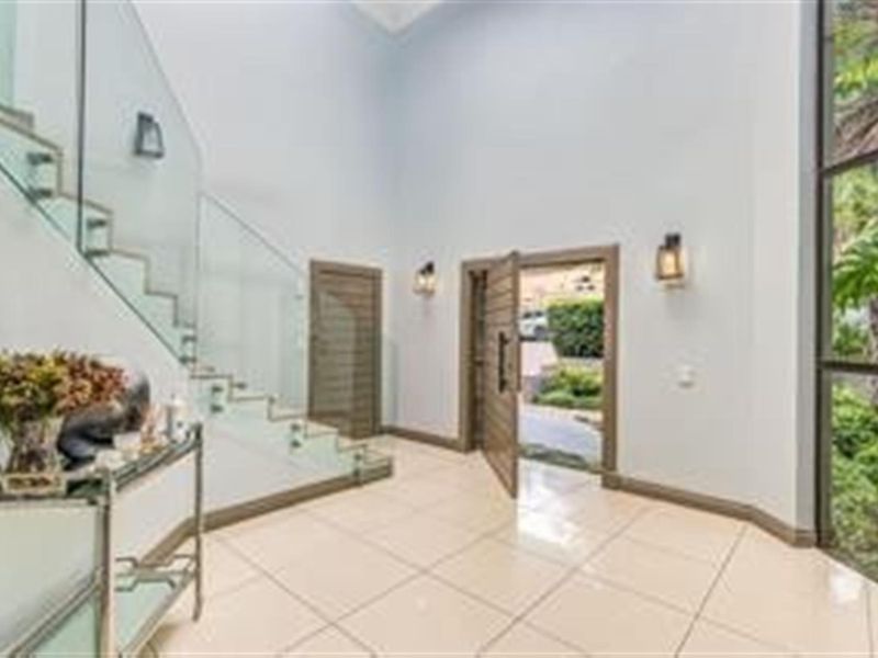 Refined Modern Living with Elegant Entertaining Spaces - Photo 3