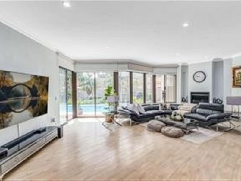 Refined Modern Living with Elegant Entertaining Spaces - Photo 7