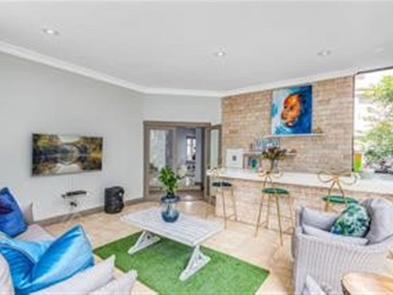 Refined Modern Living with Elegant Entertaining Spaces - Photo 5