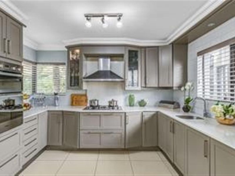 Refined Modern Living with Elegant Entertaining Spaces - Photo 4