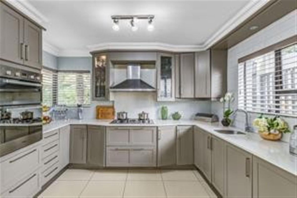 Refined Modern Living with Elegant Entertaining Spaces - Photo 4