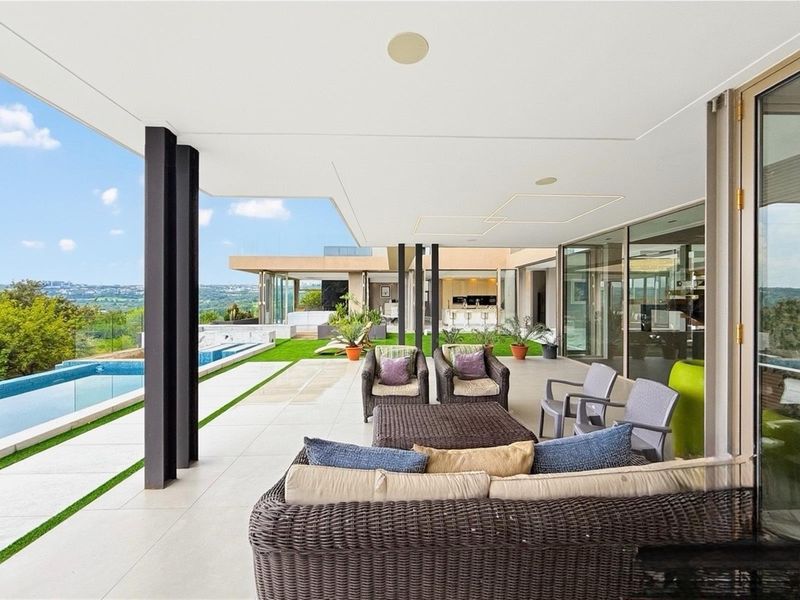 An Icon of Prestige in Steyn City with Unrivalled Fairway Vistas - Photo 9