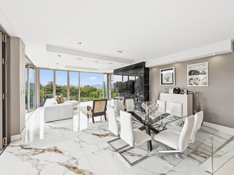 An Icon of Prestige in Steyn City with Unrivalled Fairway Vistas - Photo 5