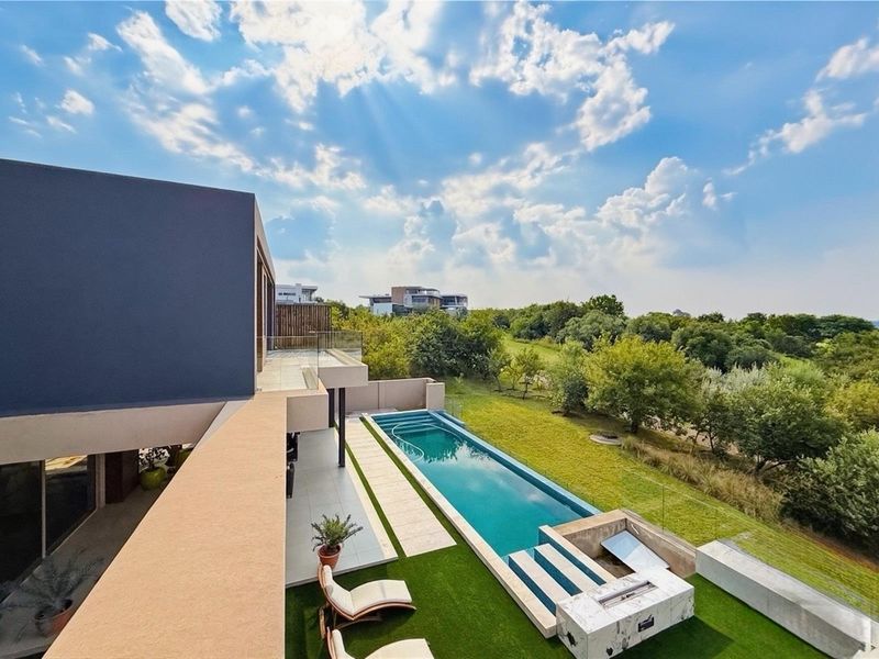 An Icon of Prestige in Steyn City with Unrivalled Fairway Vistas - Photo 1