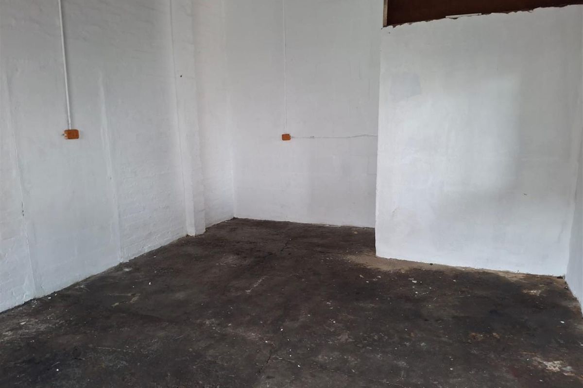 Spacious 260m2 Industrial Unit with 3 Phase Power | Excellent Access - Photo 4