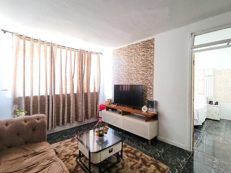1 Bedroom unit for sale in South Beach - Photo 4