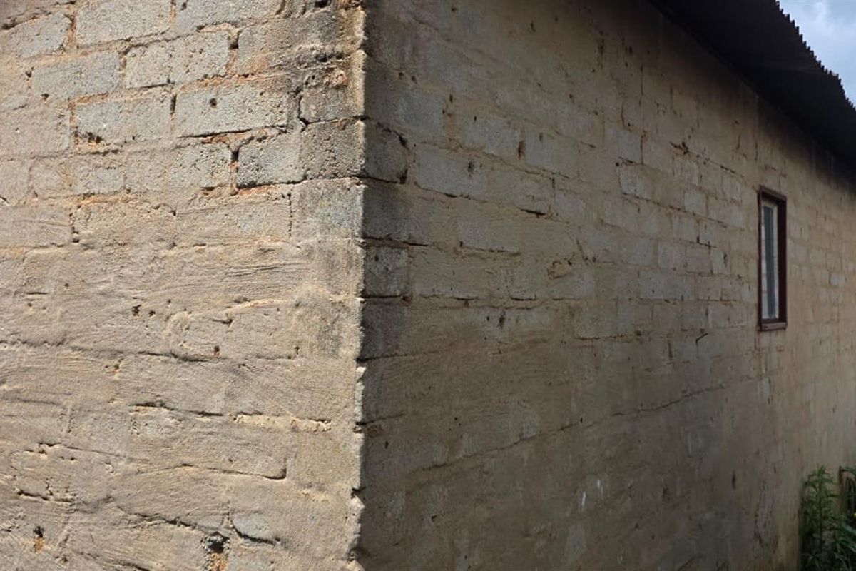 2 Bedroom House for Sale in Etwatwa - Cash Only - Photo 2