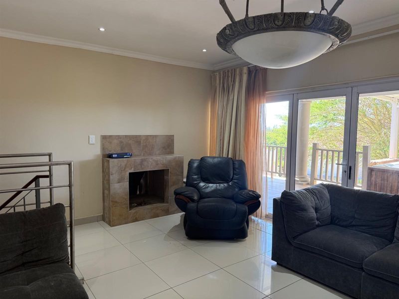 Coastal Family Home - Photo 7