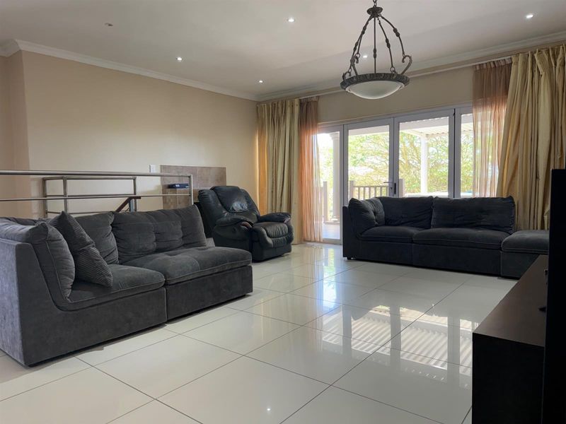 Coastal Family Home - Photo 6