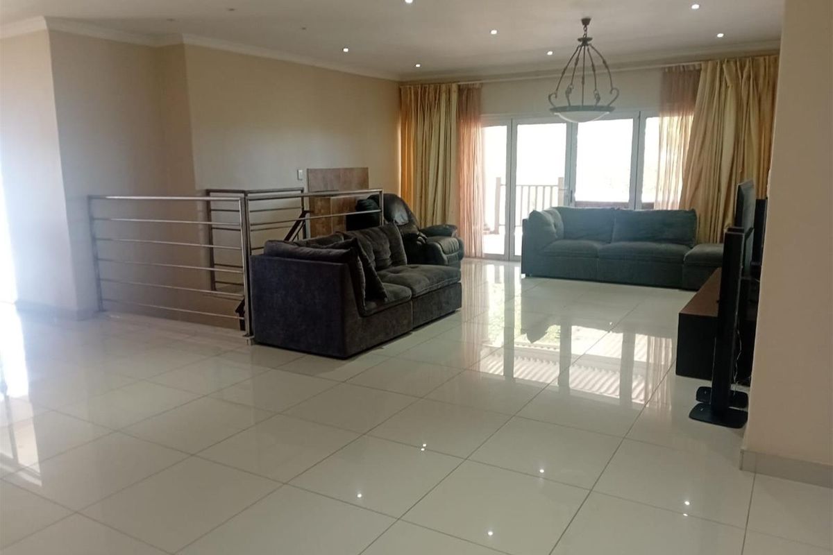 Coastal Family Home - Photo 5